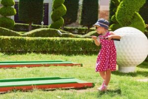 The Benefits Of Mini Golf For Kids’ Development & Learning